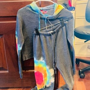 So Nikki tyr dye sweat shirt & sweat pants